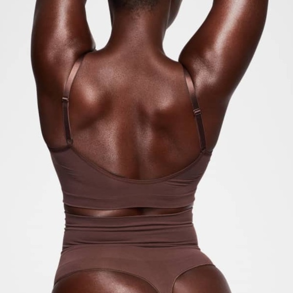 SKIMS Everyday Sculpt Bralette - Picture 4 of 9